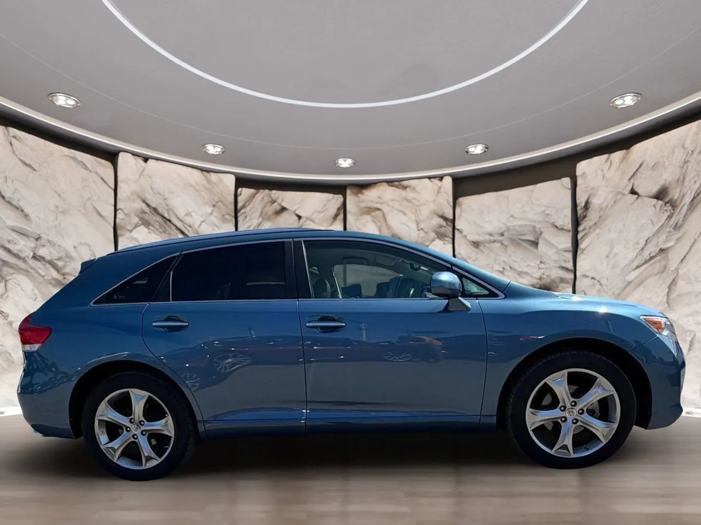 Used 2012 Toyota Venza XLE FWD image 4