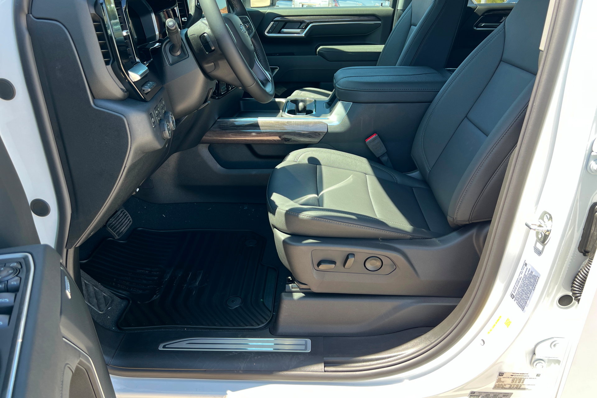 New 2026 Chevrolet Silverado 2500 LTZ w/ LTZ Plus Package AWD/4WD image 18