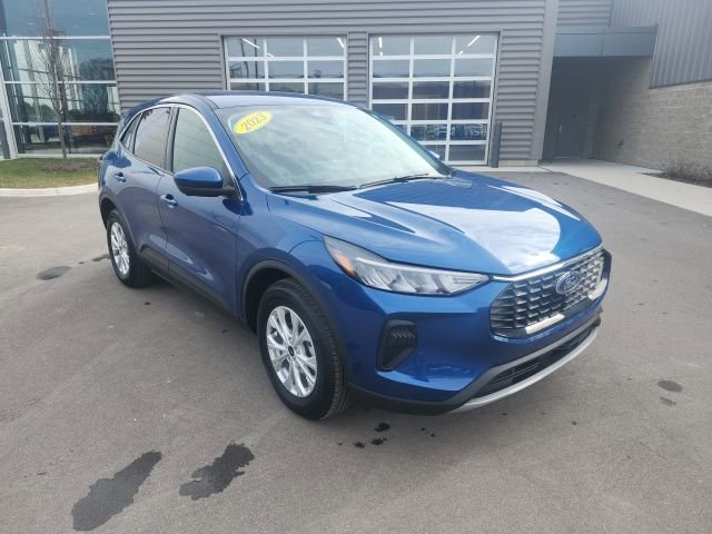 Used 2023 Ford Escape Active w/ Tech Pack #2 image 3