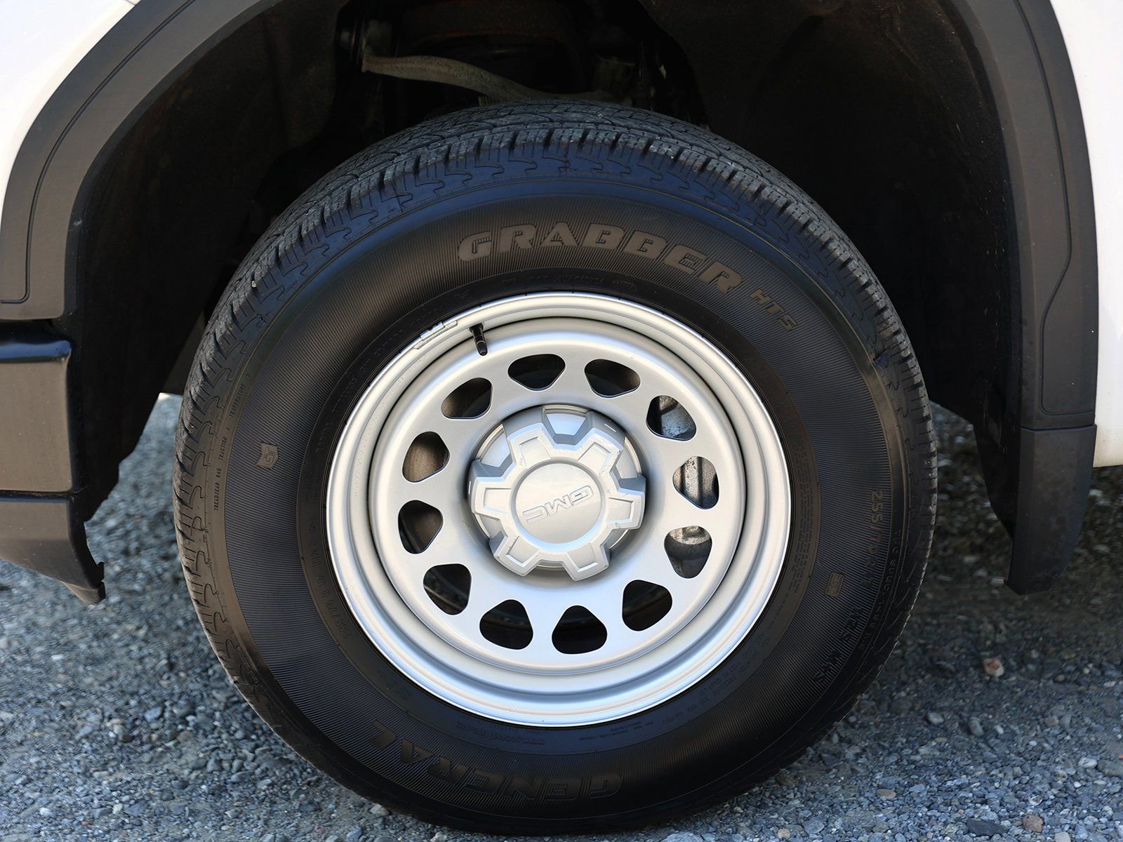 Used 2024 GMC Sierra 1500 Pro w/ Convenience Package image 9