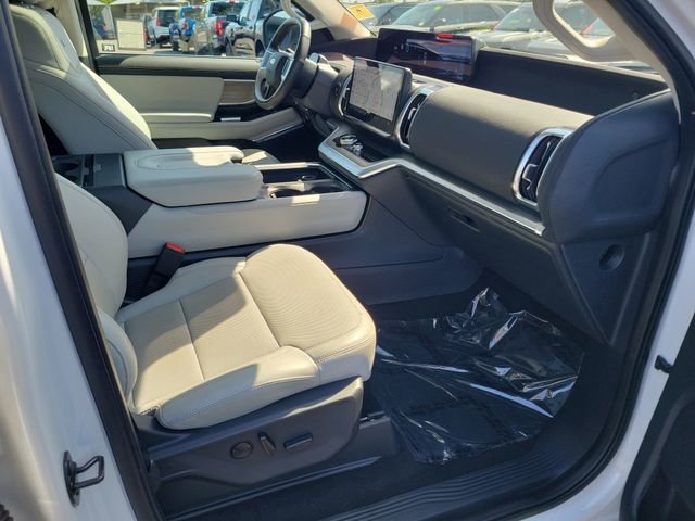 Certified 2025 Ford Expedition Max Platinum AWD/4WD image 21