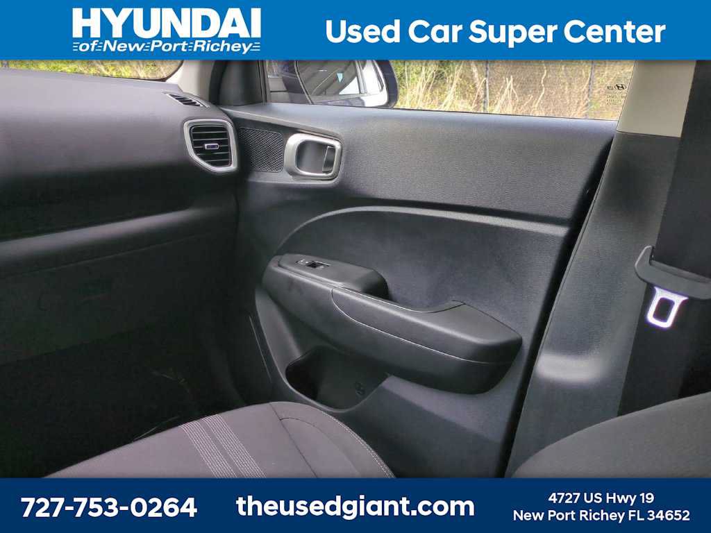Certified 2023 Hyundai Venue SEL FWD image 17