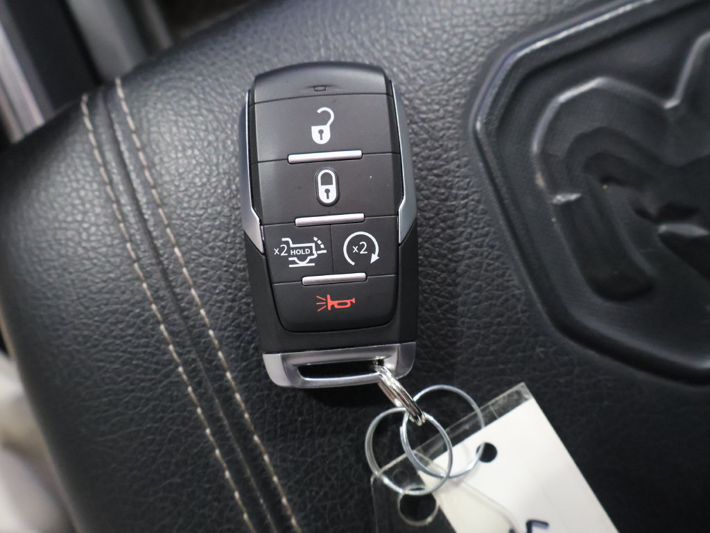 Used 2025 RAM 1500 Laramie AWD/4WD image 24