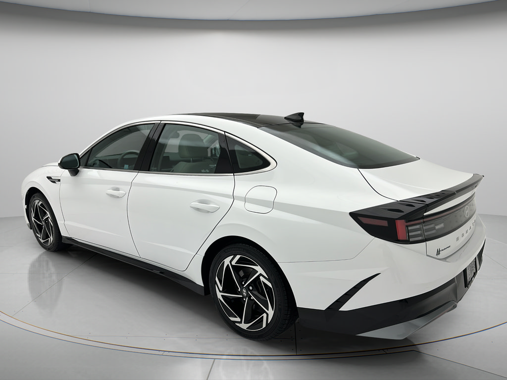 Used 2024 Hyundai Sonata SEL w/ Convenience Package FWD image 4