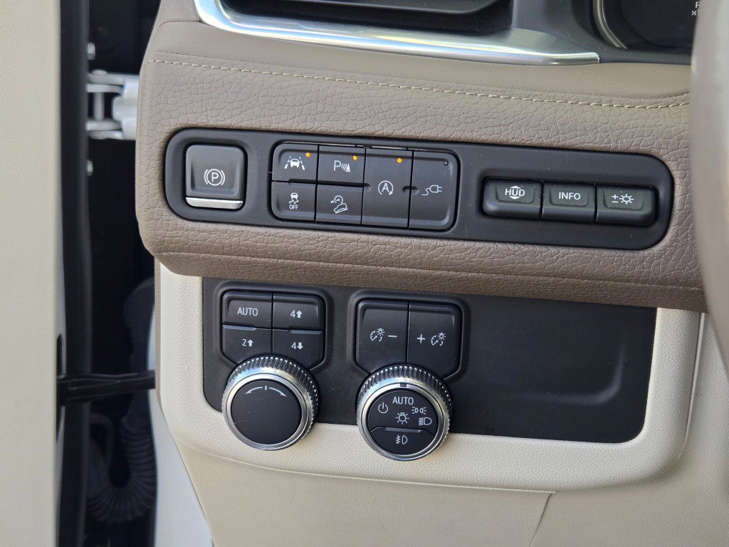 Used 2021 GMC Yukon Denali w/ Denali Premium Package image 31