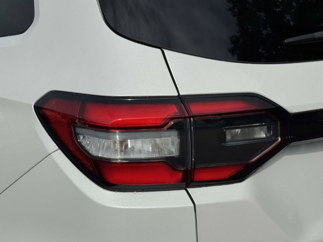 Certified 2023 Honda Pilot LX image 9