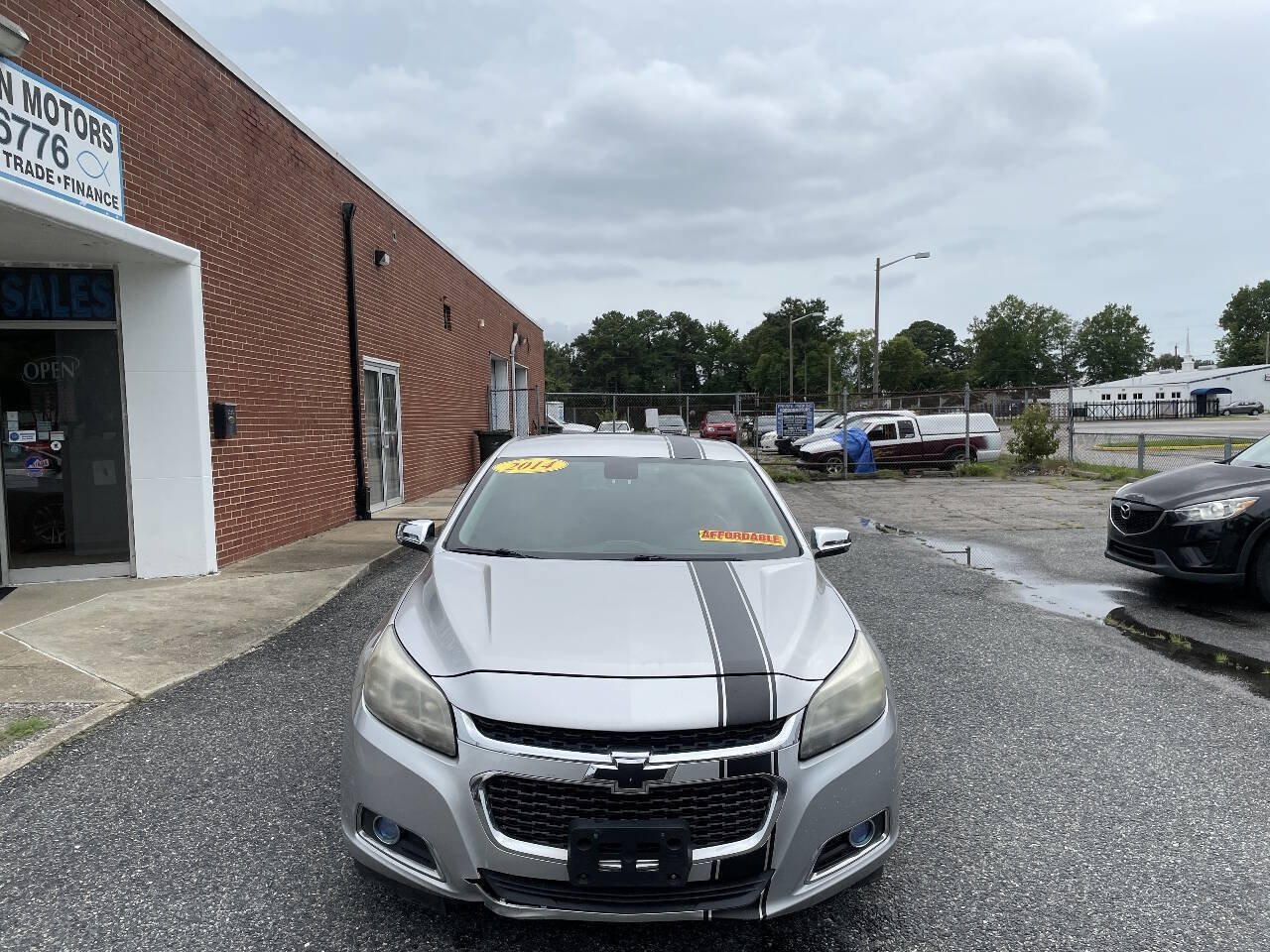 Used 2014 Chevrolet Malibu LT FWD image 2