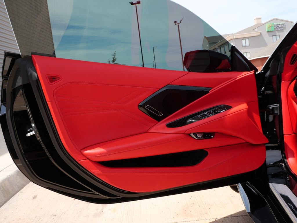 Used 2026 Chevrolet Corvette Z06 w/ Stealth Interior Trim Package RWD image 17