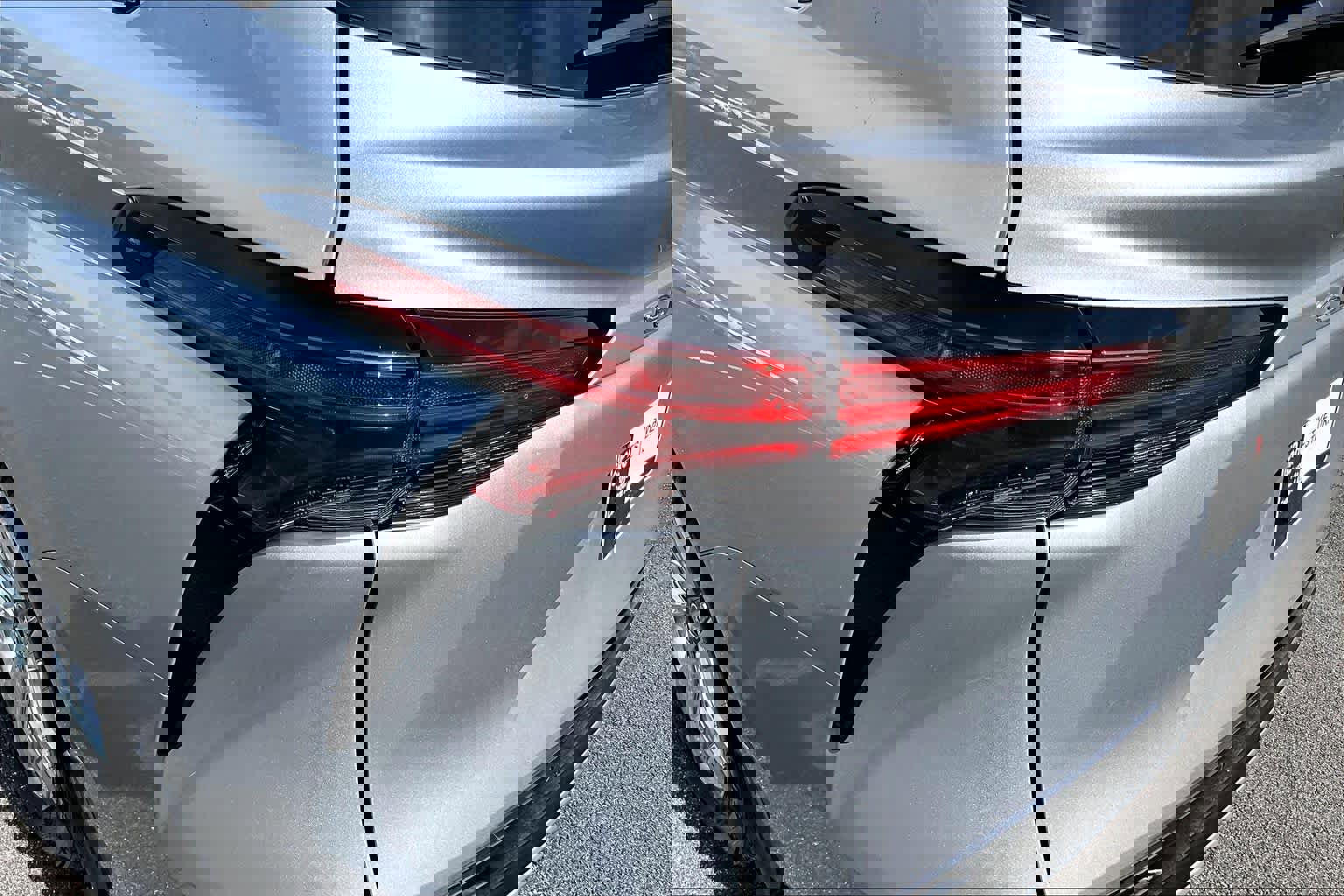 Certified 2024 Toyota Sienna Limited FWD image 29