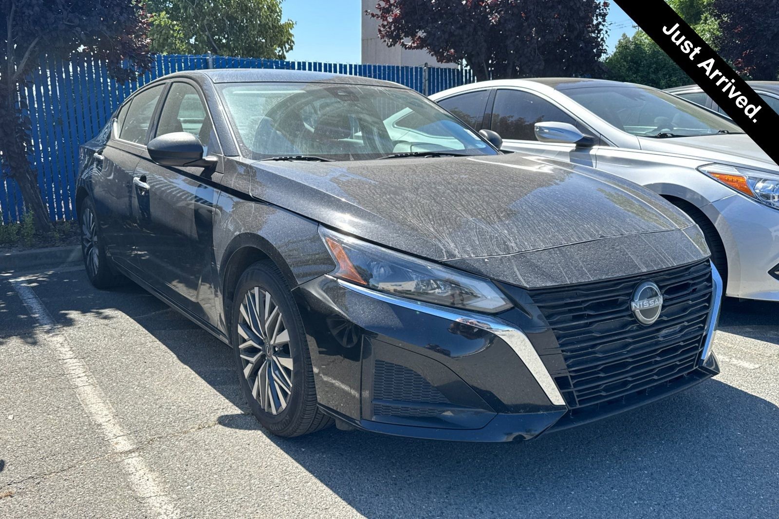 Used 2024 Nissan Altima 2.5 SV FWD image 1