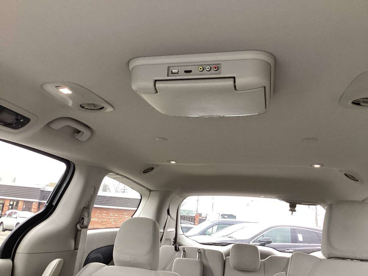 Used 2018 Chrysler Pacifica Touring Plus FWD image 20