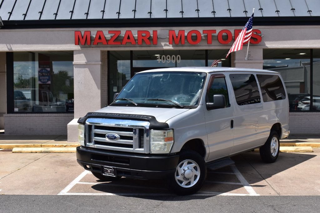 Used 2012 Ford E-350 and Econoline 350 XLT RWD image 2