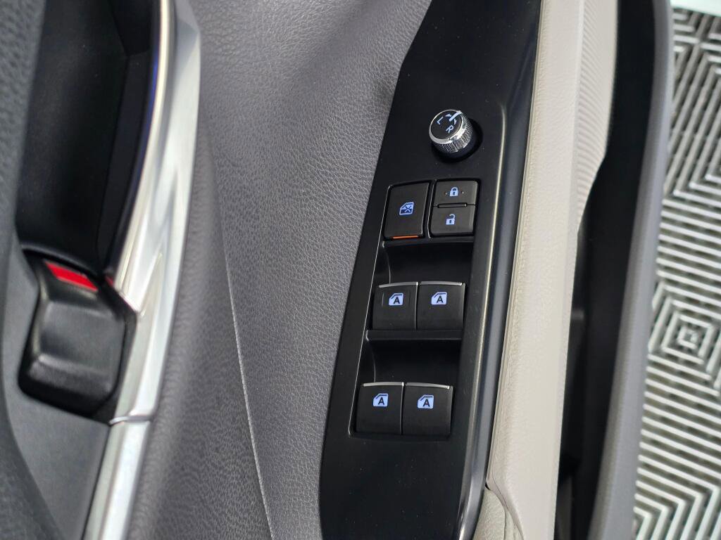 Used 2020 Toyota Camry XLE w/ Driver Assist Package FWD image 20