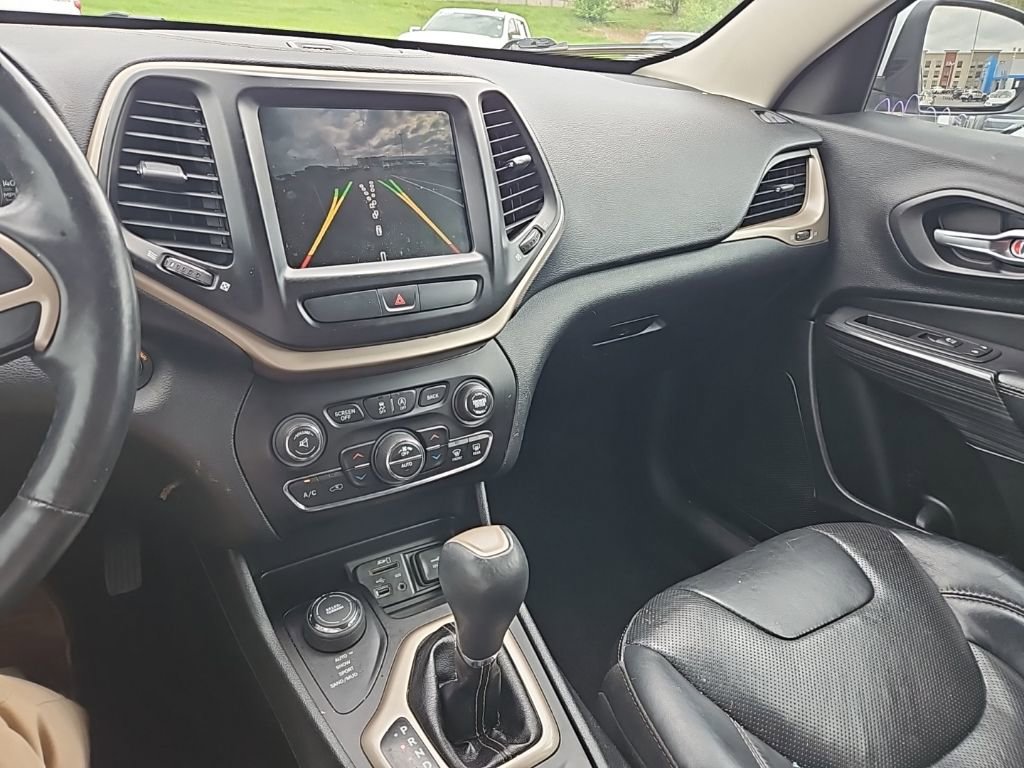 Used 2016 Jeep Cherokee High Altitude w/ Luxury Group image 26