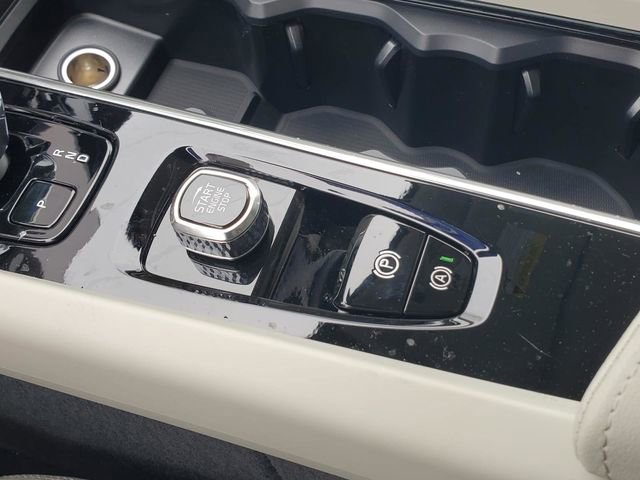 New 2026 Volvo XC60 B5 Ultra w/ Protection Package Premier image 24