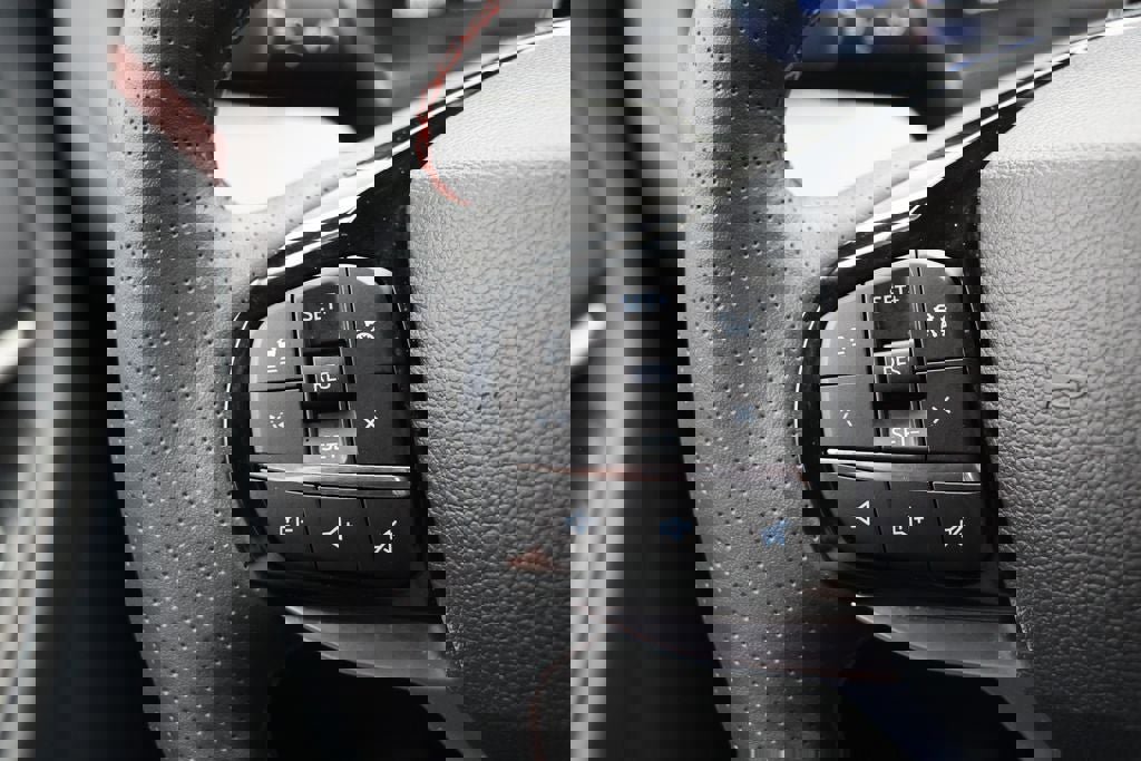 Used 2025 Ford Explorer ST-Line w/ ST-Line Street Pack image 20