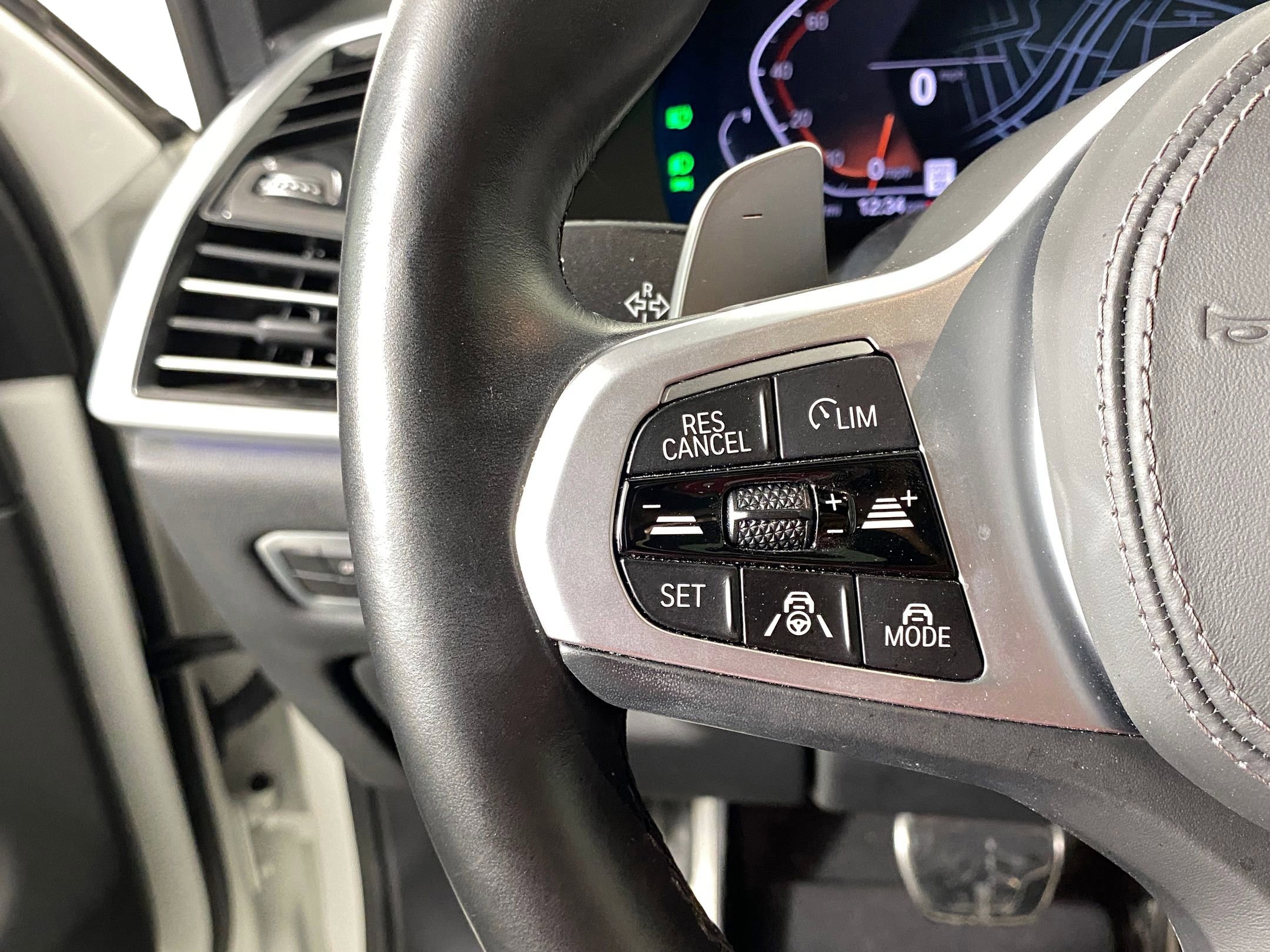 Used 2022 BMW X5 sDrive40i w/ M Sport Package image 18