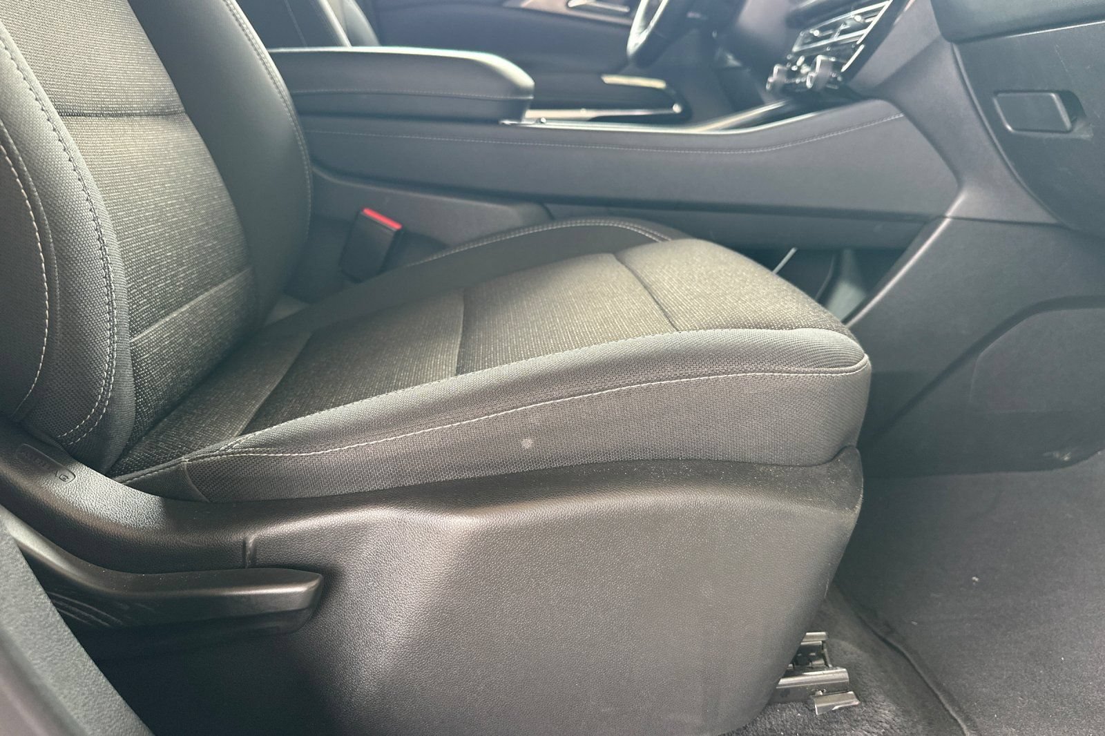 Certified 2024 Chevrolet Traverse LT FWD image 24