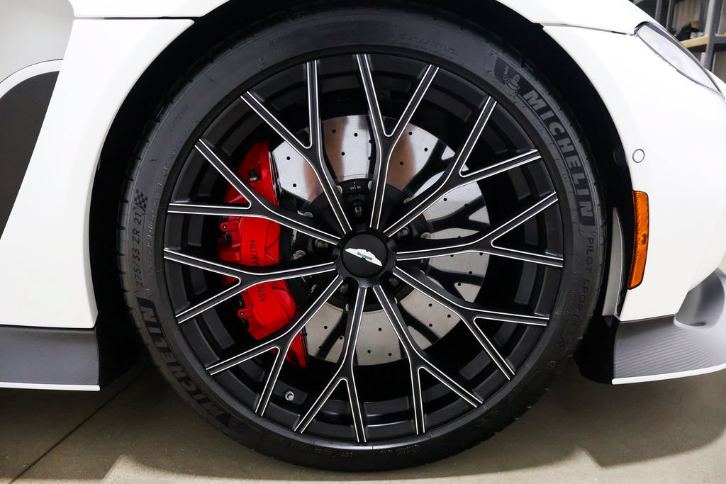 Used 2023 Aston Martin V12 Vantage RWD image 24