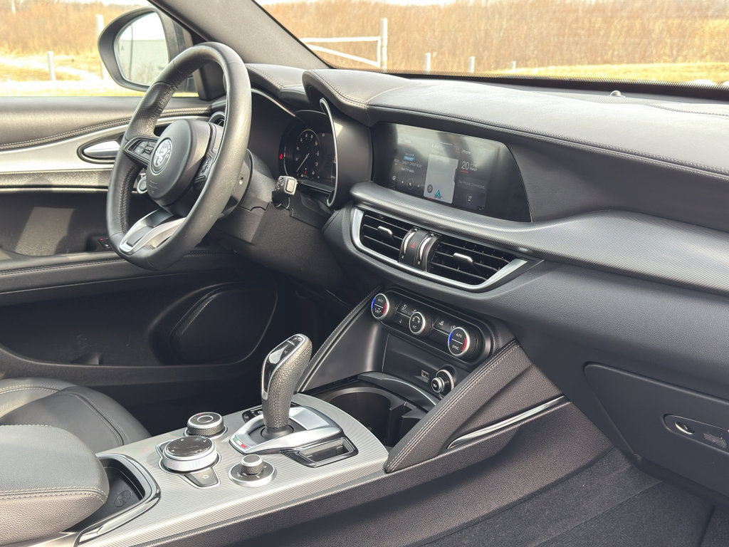 Used 2024 Alfa Romeo Stelvio Ti image 28