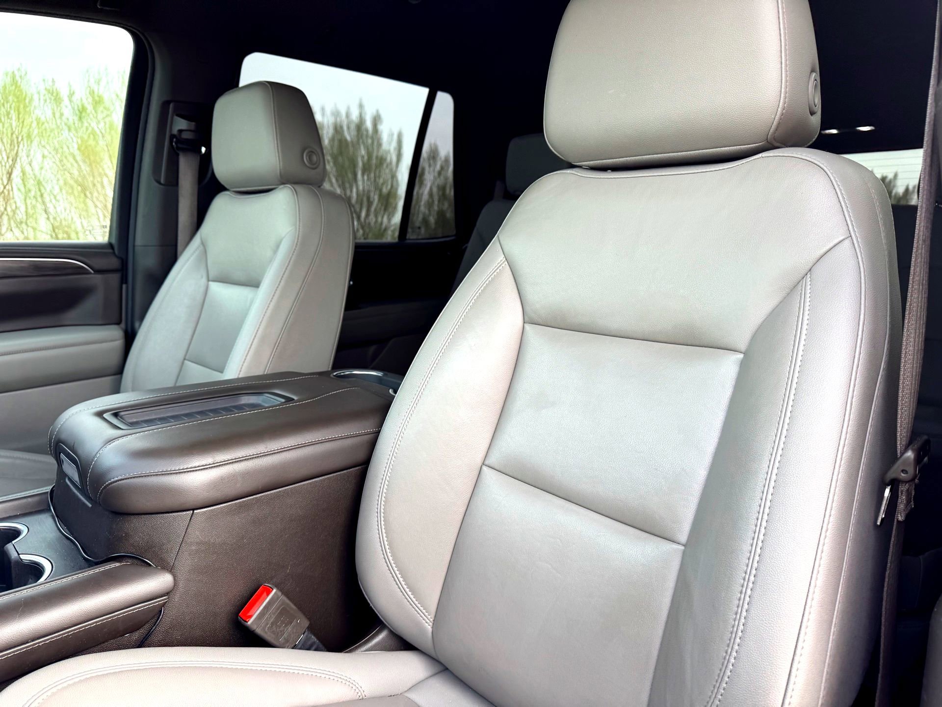 Used 2021 Chevrolet Tahoe Z71 w/ Z71 Off-Road Package image 13