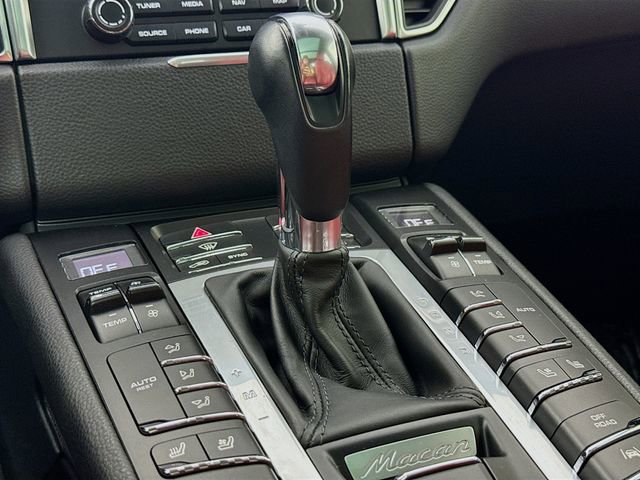 Used 2018 Porsche Macan S image 23