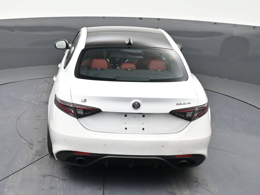 Used 2024 Alfa Romeo Giulia Veloce RWD image 15