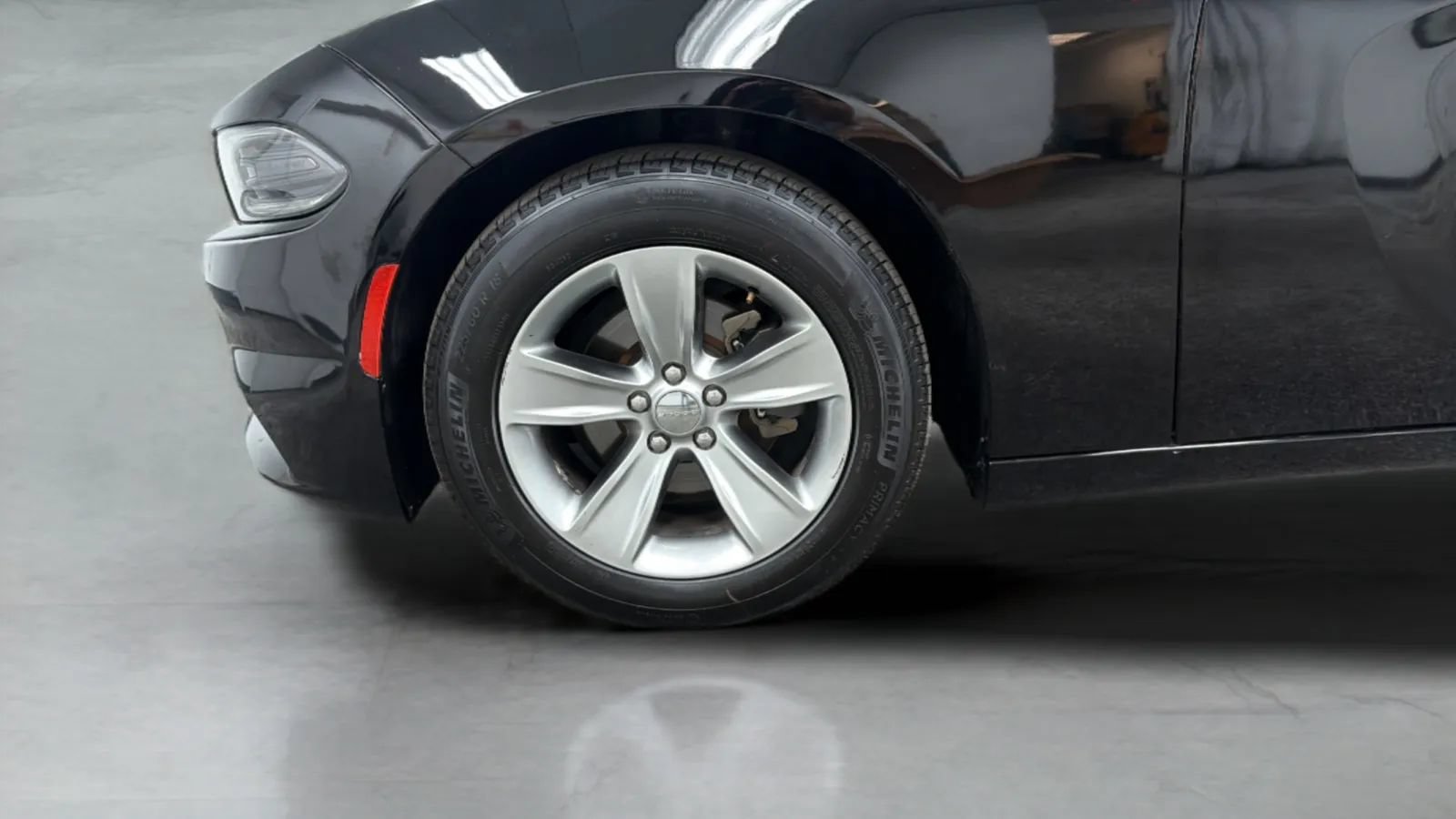 Used 2016 Dodge Charger SXT RWD image 28