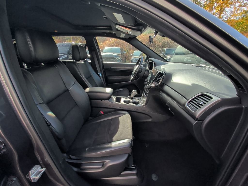 Used 2021 Jeep Grand Cherokee Laredo X image 16