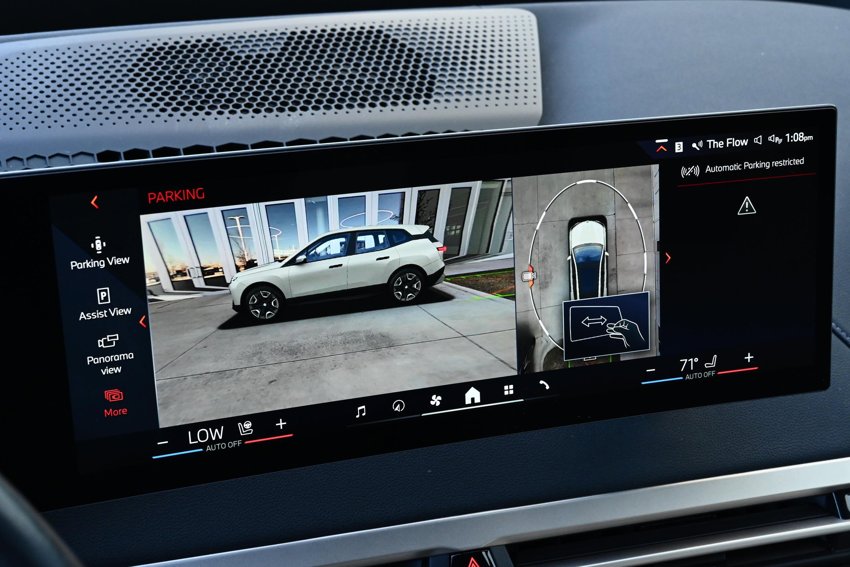 Certified 2024 BMW iX xDrive50 w/ Premium Package image 31