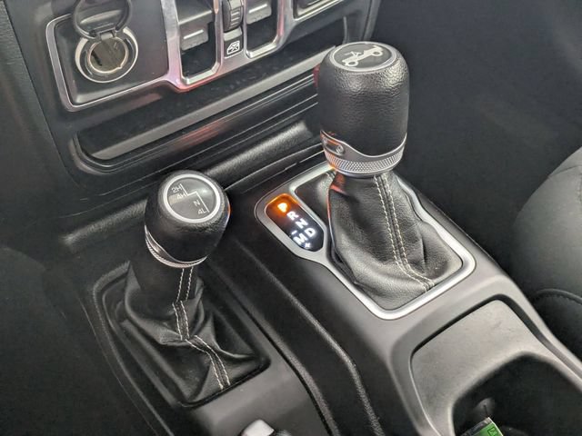 Used 2019 Jeep Wrangler Unlimited Sahara w/ Safety Group AWD/4WD image 18