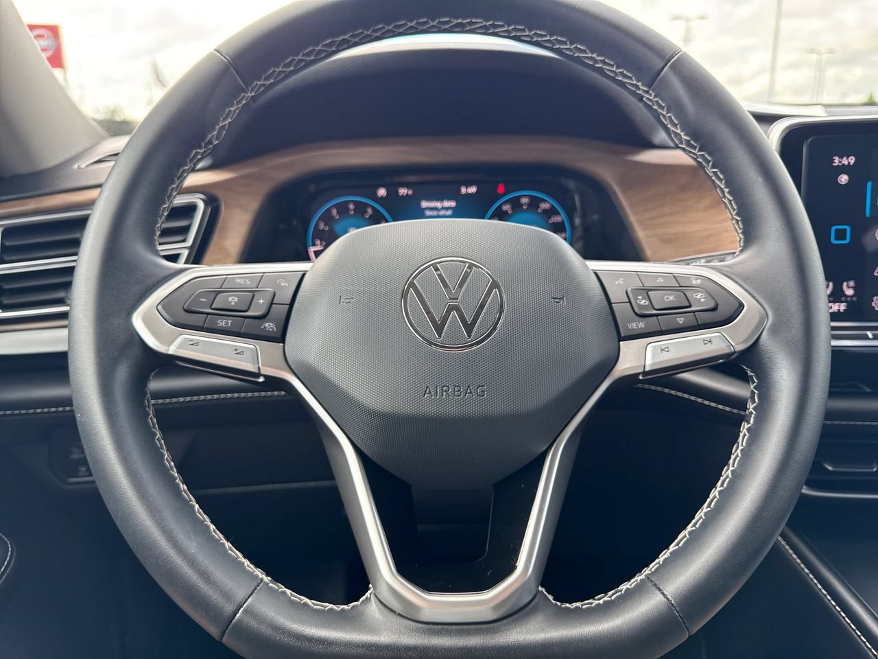 Used 2024 Volkswagen Atlas SE AWD/4WD image 18