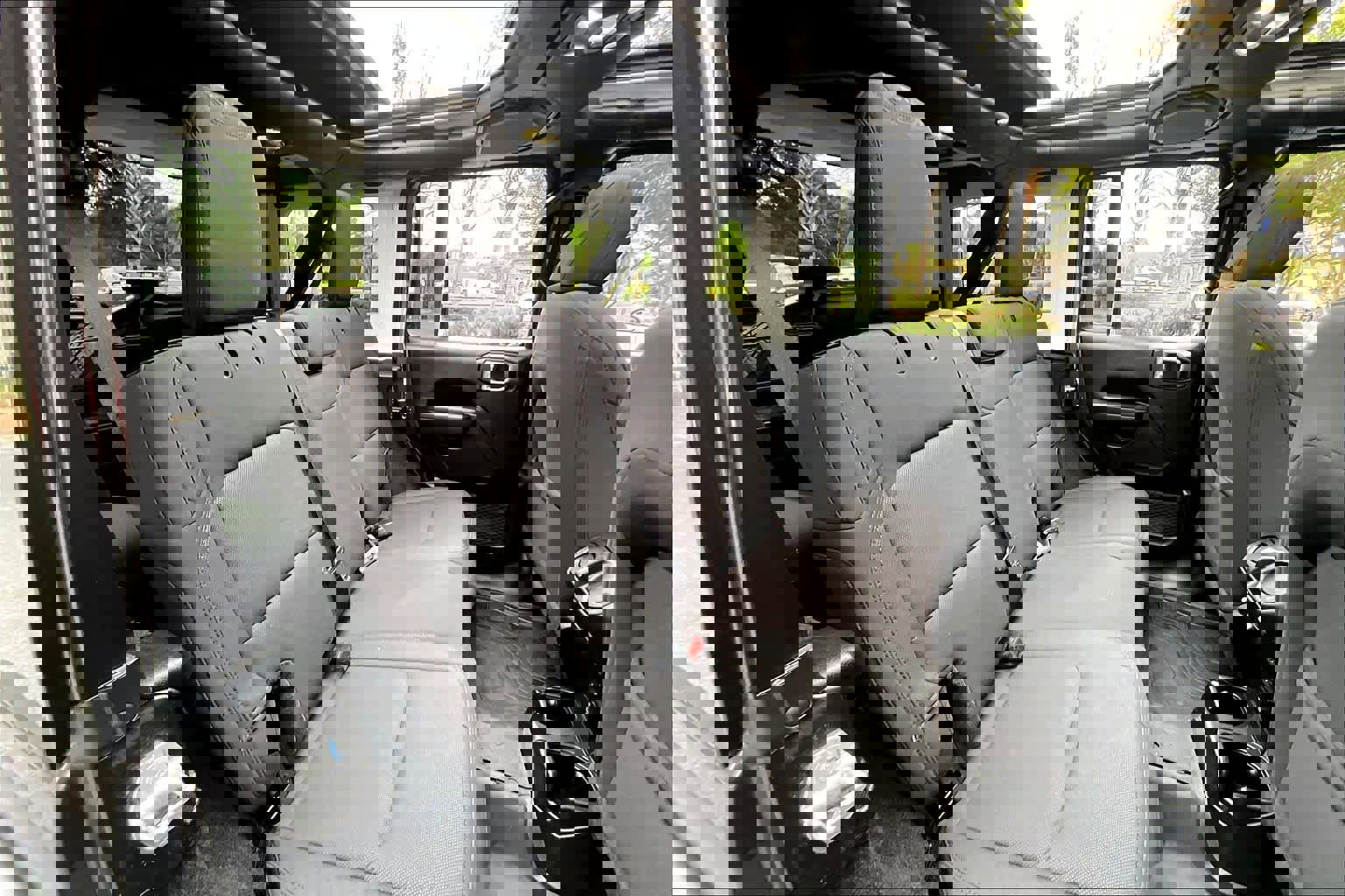 Used 2022 Jeep Wrangler Unlimited Sport w/ Sun And Sound Package image 20