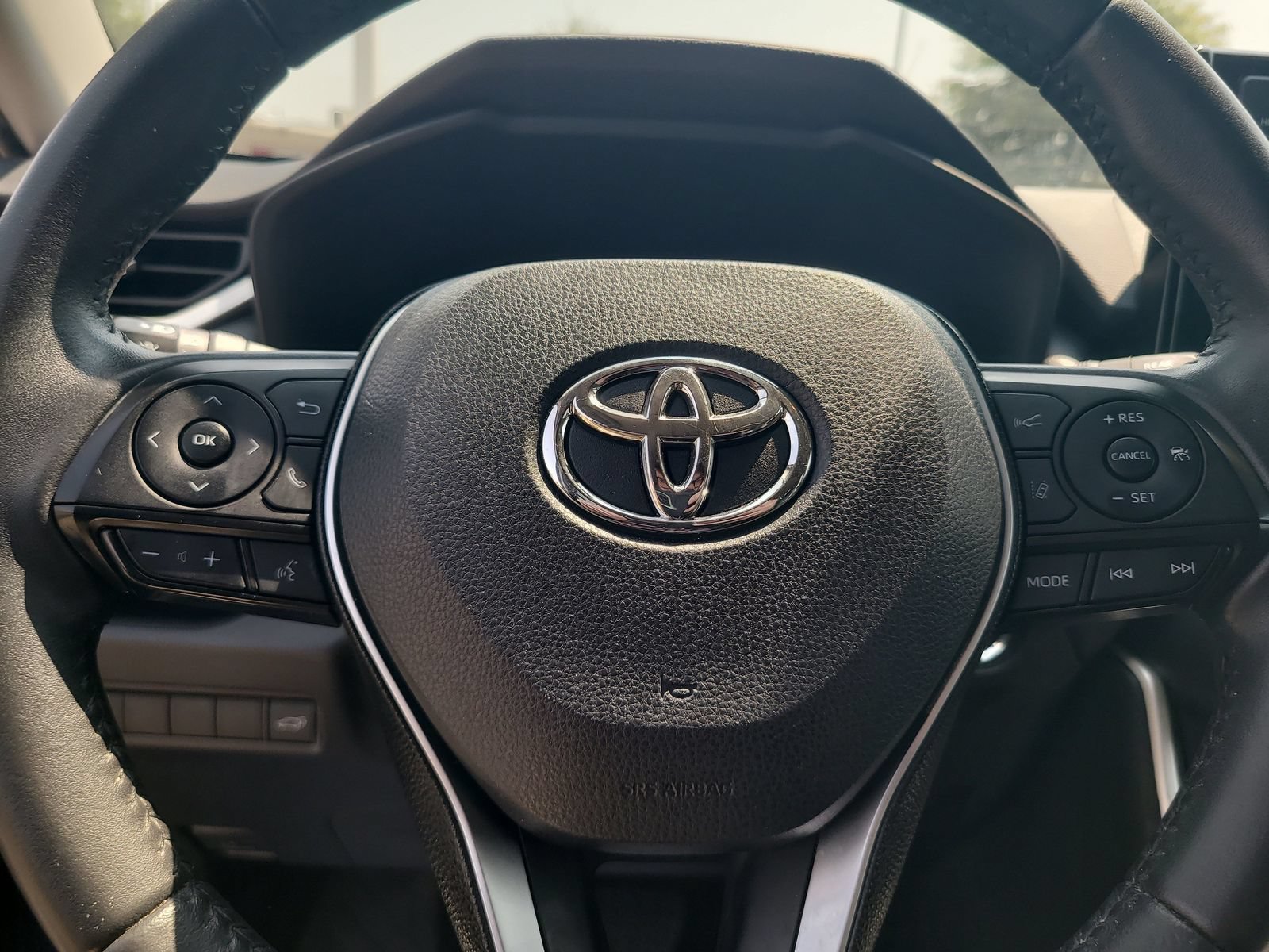 Used 2021 Toyota RAV4 XLE Premium FWD image 13
