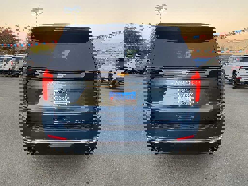 Used 2025 Chevrolet Suburban Premier image 15
