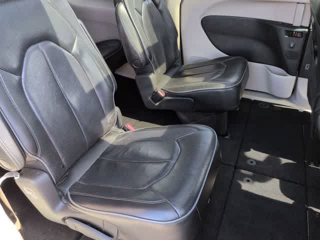 Used 2020 Chrysler Pacifica Limited FWD image 22