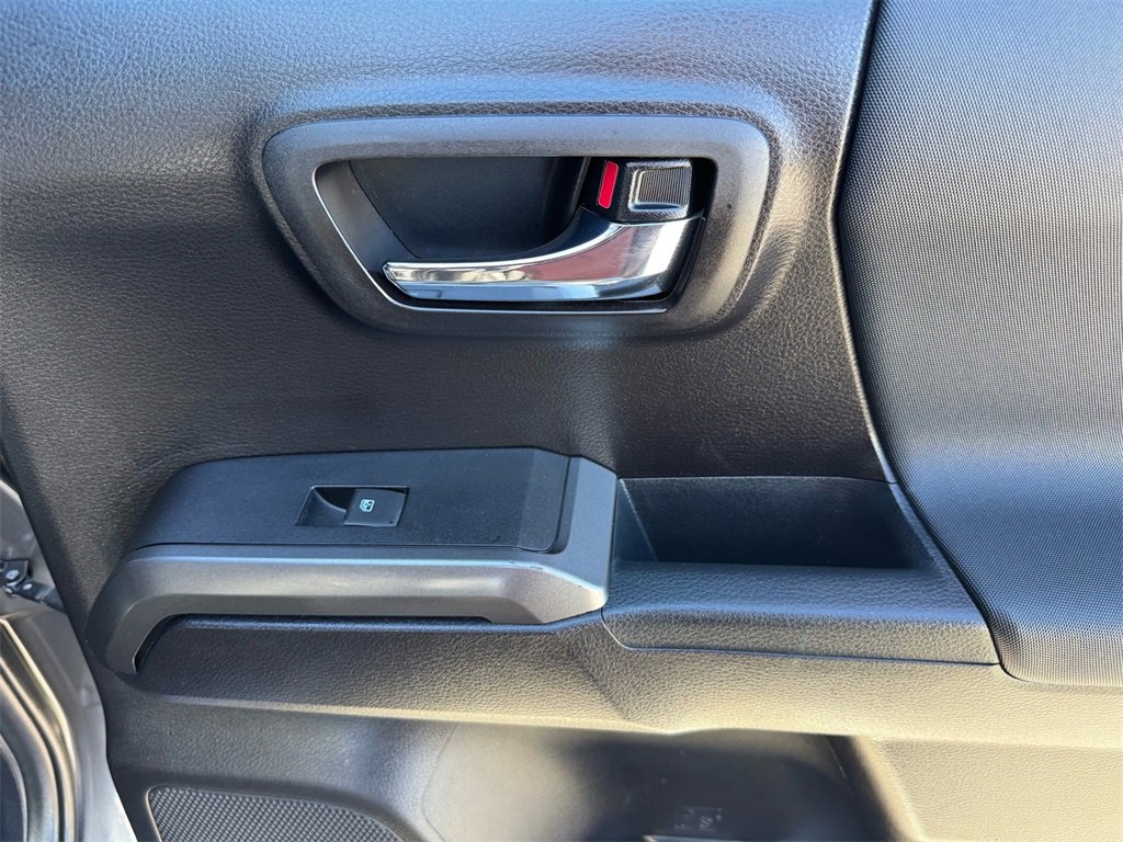 Used 2021 Toyota Tacoma TRD Off-Road image 20