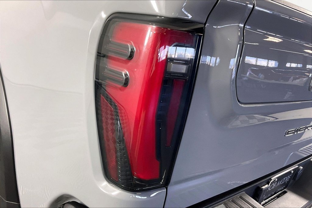 Used 2024 GMC Sierra 2500 AT4X AWD/4WD image 21