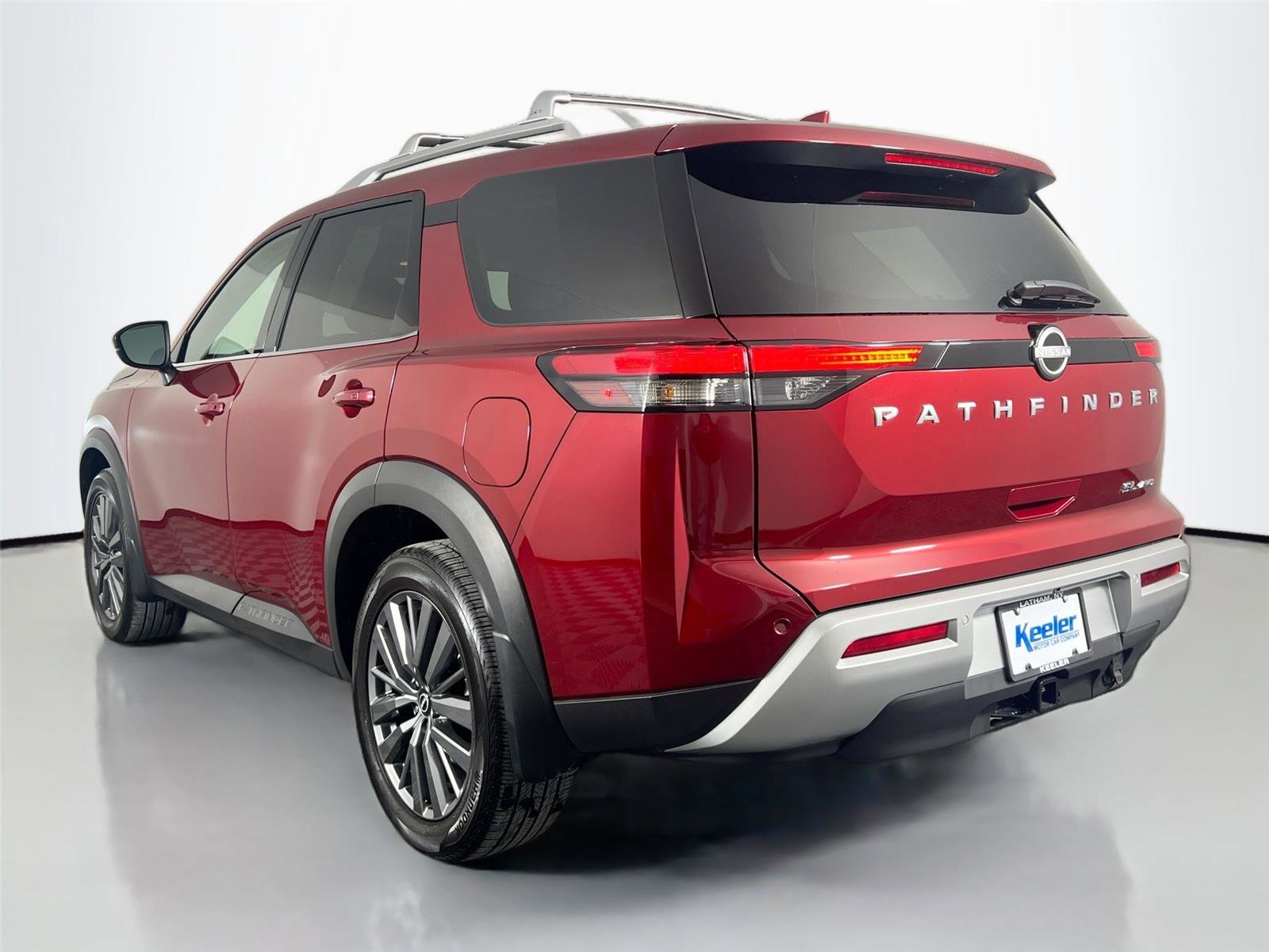 Used 2025 Nissan Pathfinder SL w/ SL Premium Package image 4