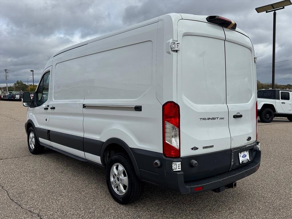 Used 2018 Ford Transit 250 148 Medium Roof image 4