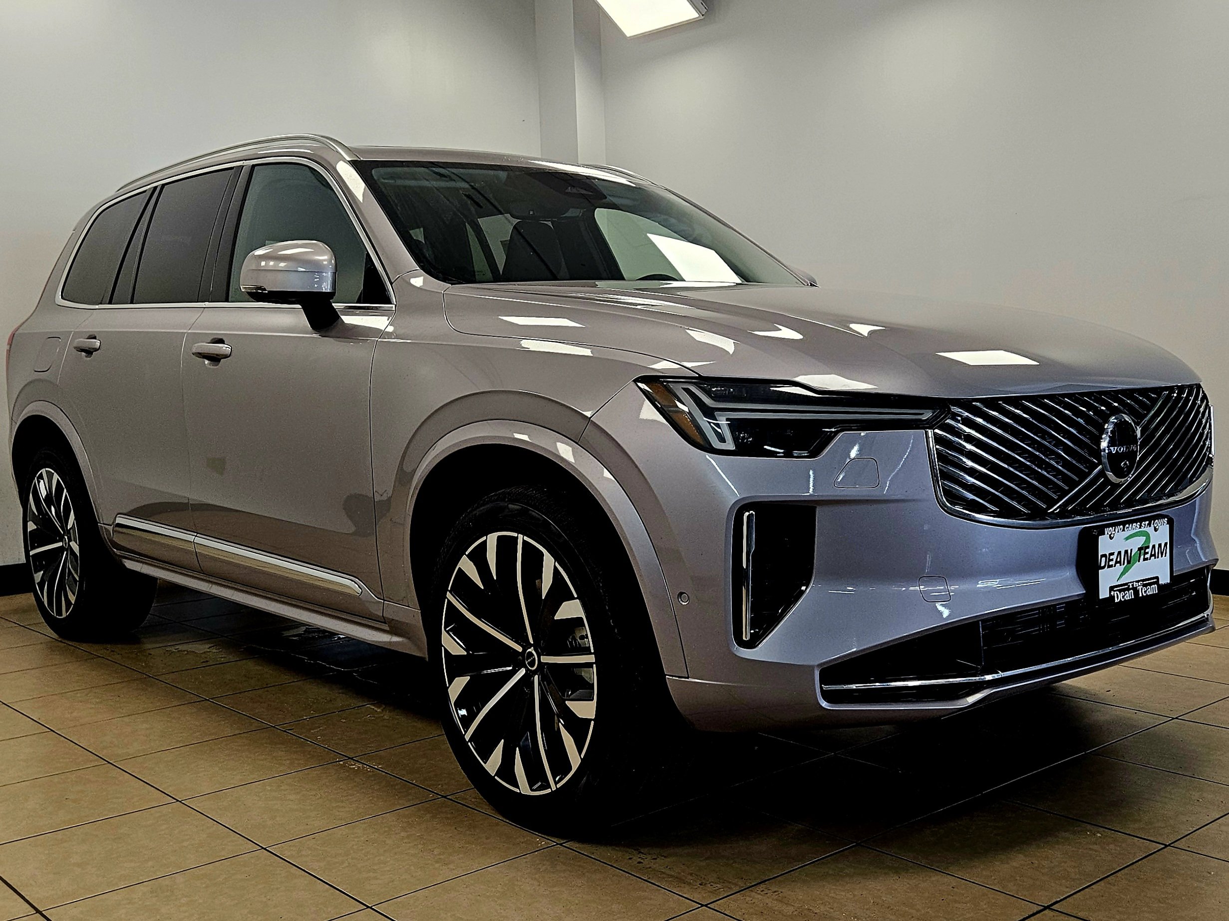 New 2026 Volvo XC90 B6 Plus w/ Protection Package image 3