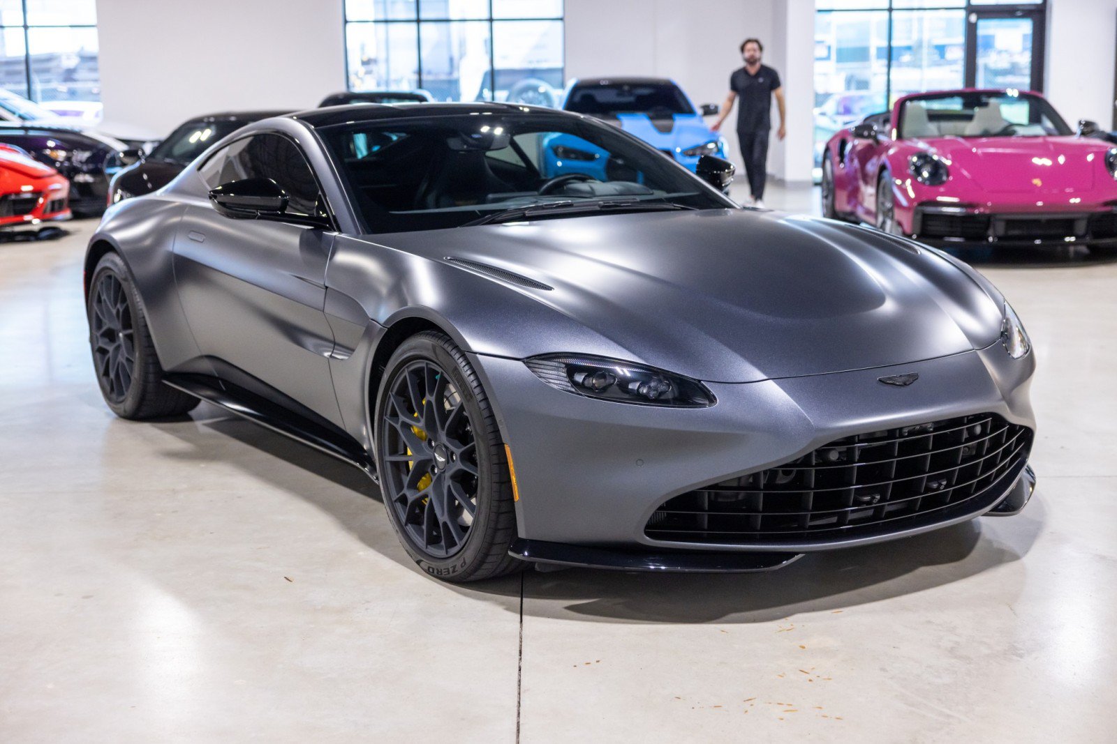 Used 2022 Aston Martin V8 Vantage Coupe RWD image 10