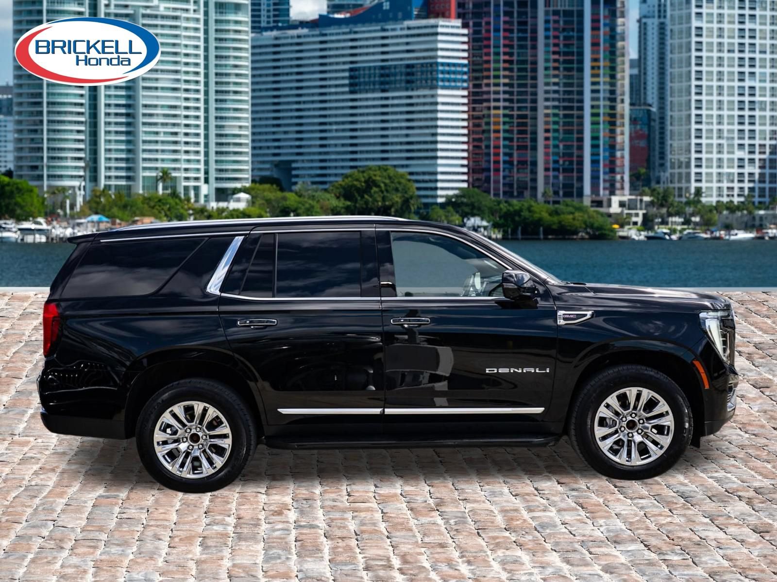 Used 2025 GMC Yukon Denali AWD/4WD image 4