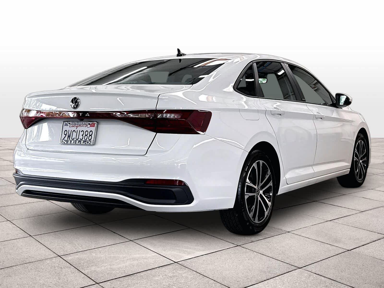 Used 2026 Volkswagen Jetta Sport FWD image 9