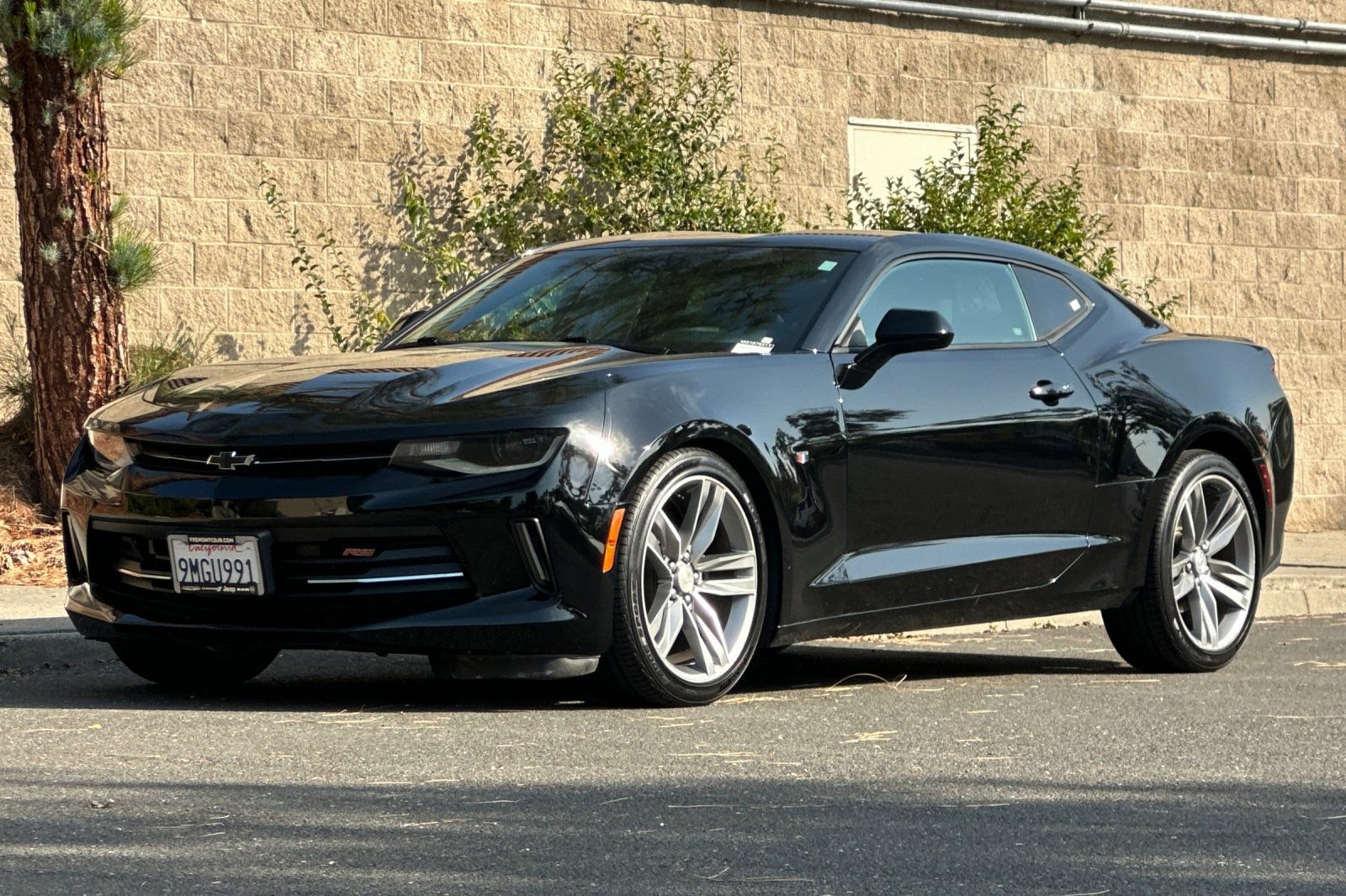 Used 2017 Chevrolet Camaro LT w/ RS Package RWD image 7