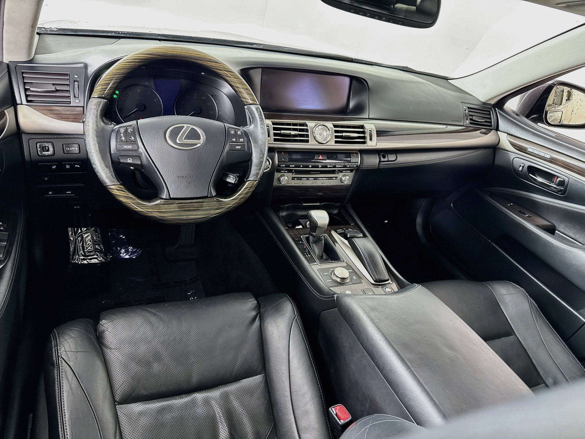 Used 2015 Lexus LS 460 AWD w/ Comfort Package image 19