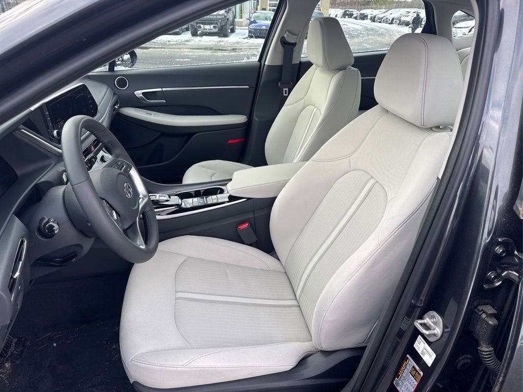 Certified 2023 Hyundai Sonata SEL w/ Convenience Package image 9