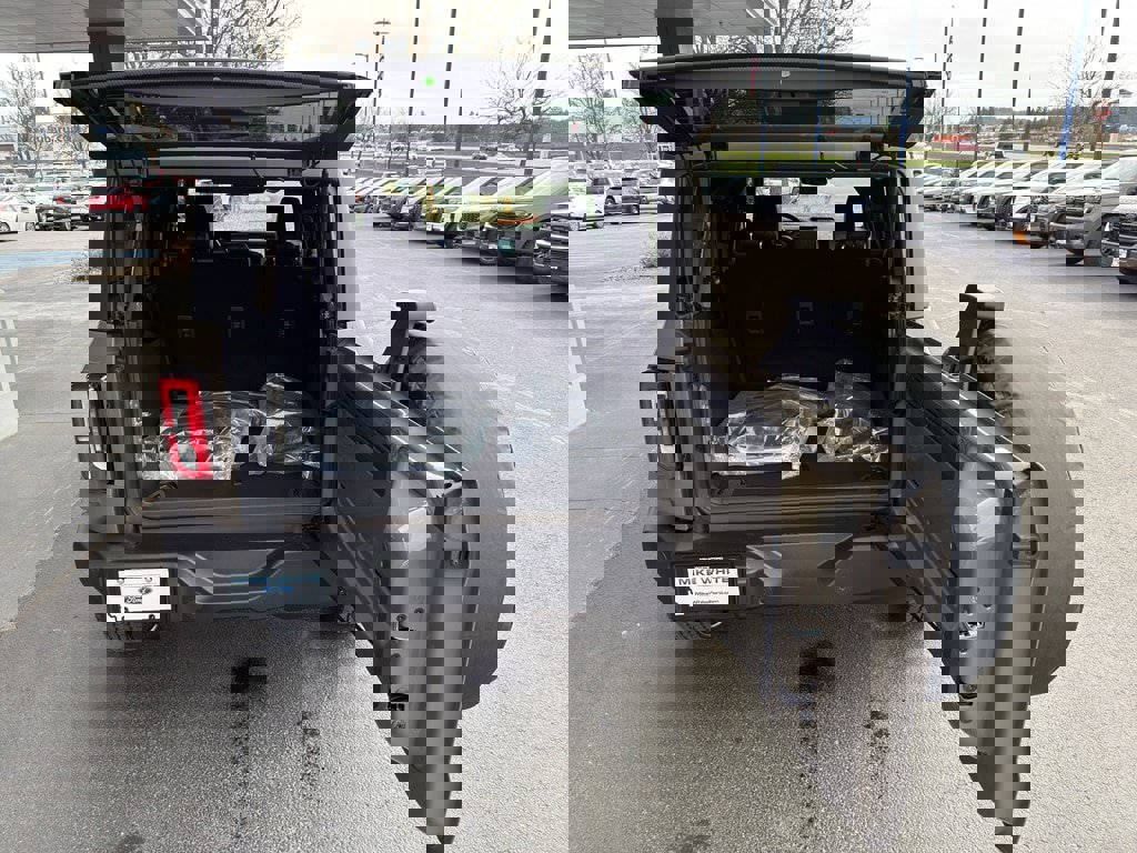 New 2026 Ford Bronco Outer Banks image 13