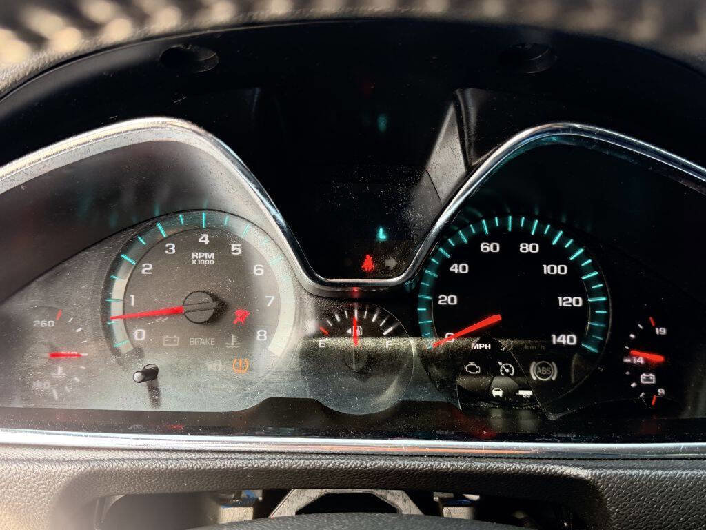 Used 2014 Chevrolet Traverse LTZ FWD image 20