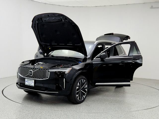 New 2026 Volvo XC90 B6 Plus w/ Protection Package image 9